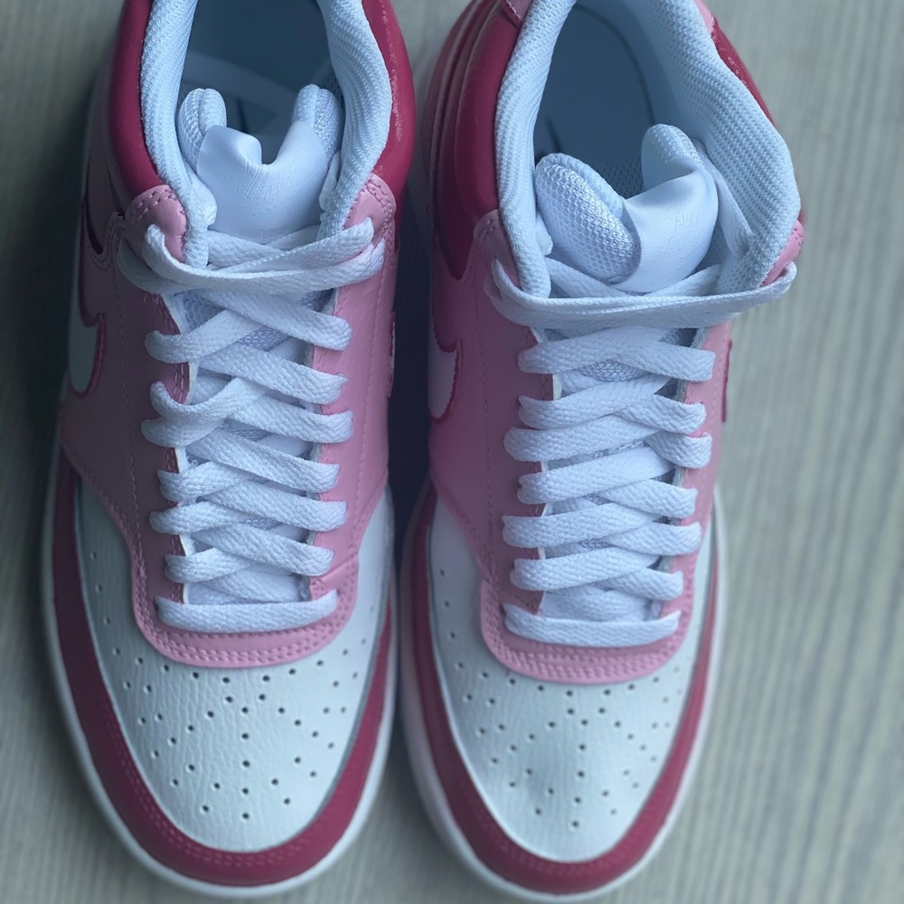 🌸Custom NIKE Painted Nike Sneakers - Size 7🌸 - Picture 3 of 6